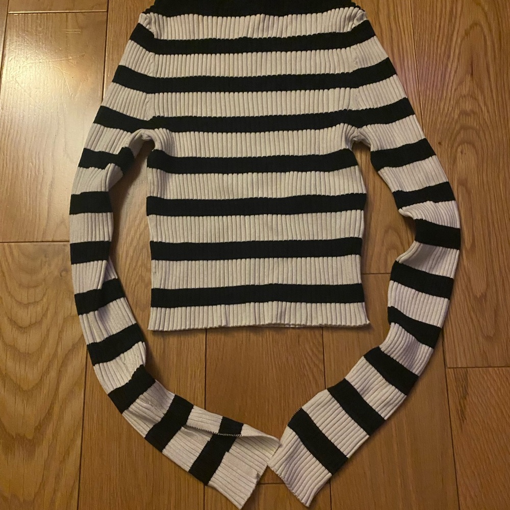 Striped Black and White Women's Sweater